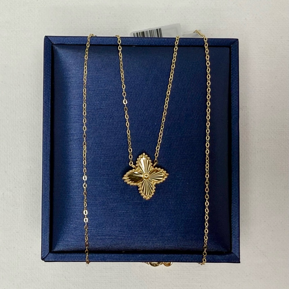 Four-Petal Flower Pendant Necklace 18"